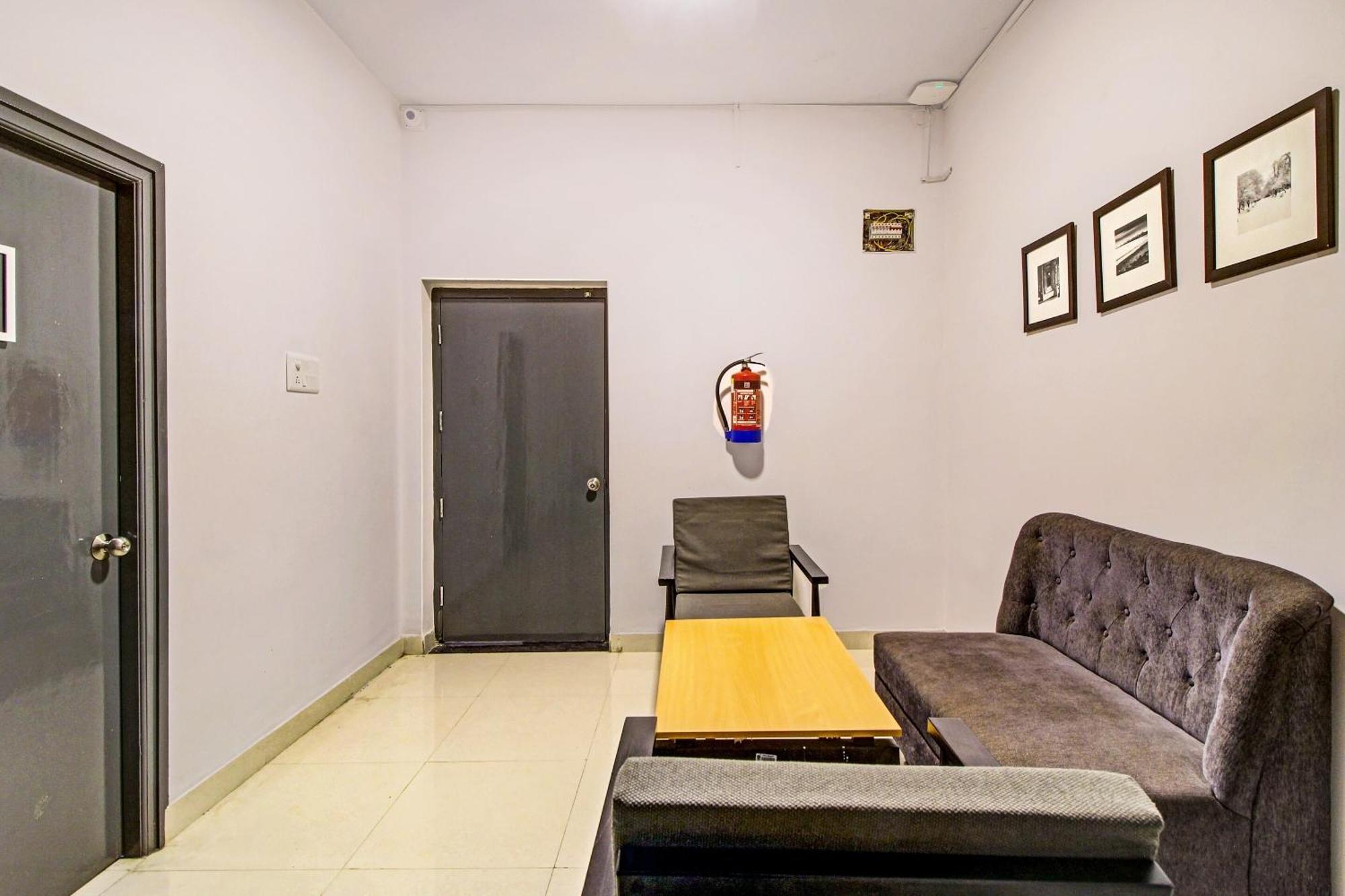 Hotel O Ss Skyline Shamshabad Bagian luar foto